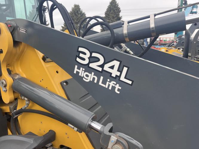 John Deere 324L