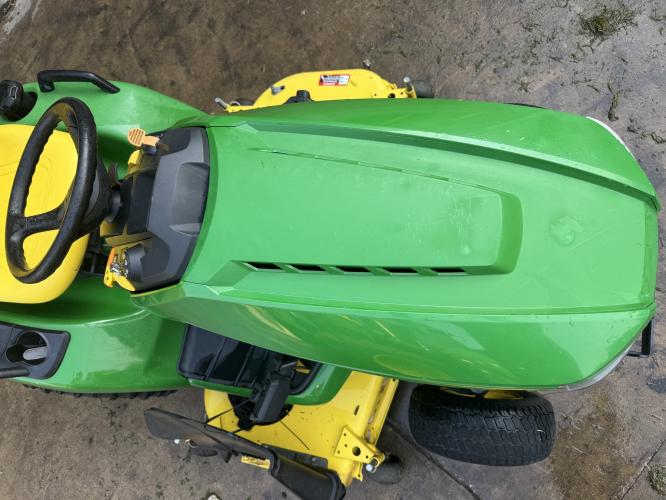 John Deere X590