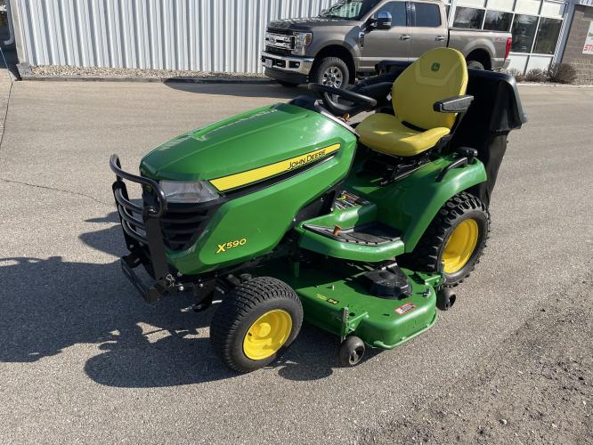 John Deere X590