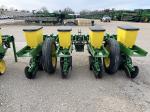 John Deere 7200