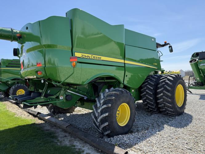 John Deere S780
