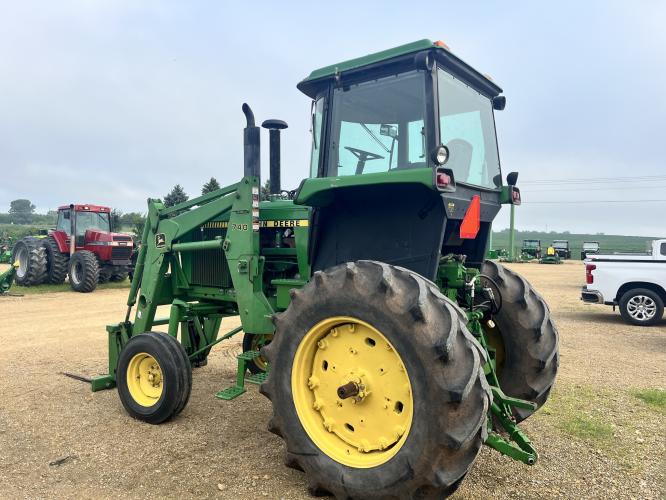John Deere 4250