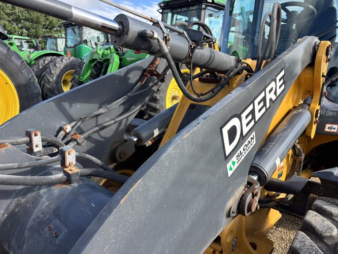 John Deere 324L
