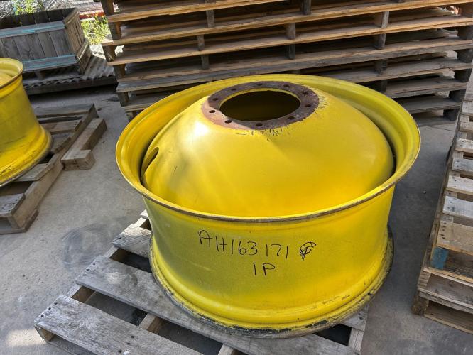 John Deere AH163171 OUTSIDE DUAL WHEEL 18X38
