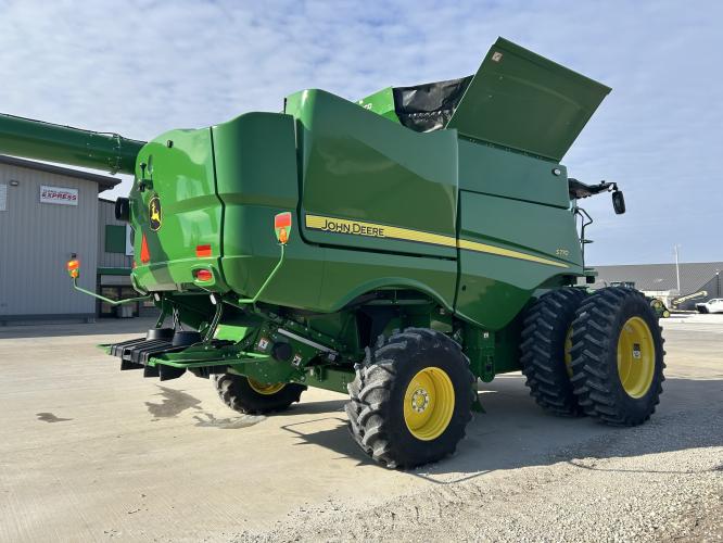John Deere S770