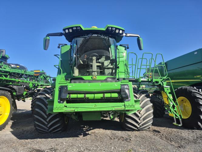John Deere X9 1100