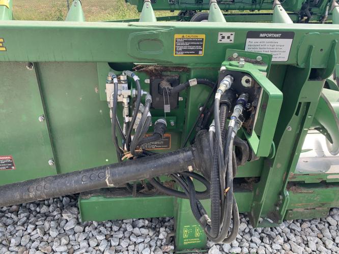 John Deere C8R