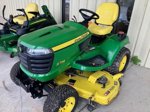 2013 John Deere X758