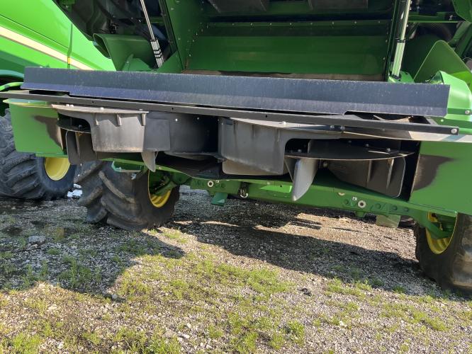 John Deere X9 1100