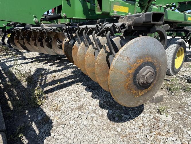 John Deere 2720