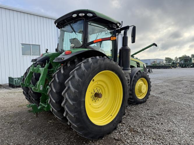 John Deere 8270R