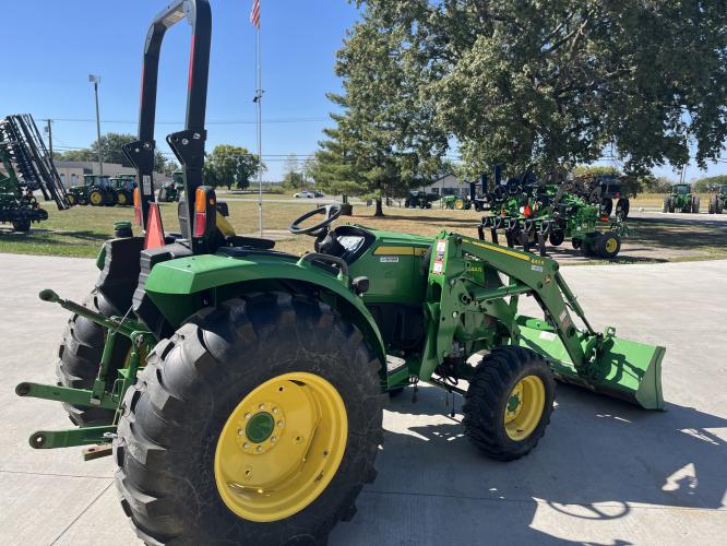 John Deere 4044R
