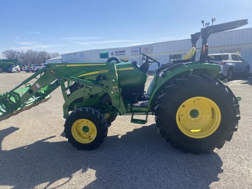 2022 John Deere 4044R