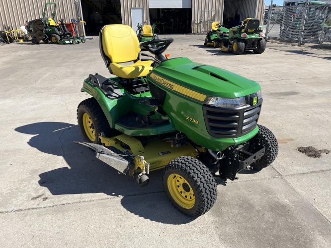 John Deere X739