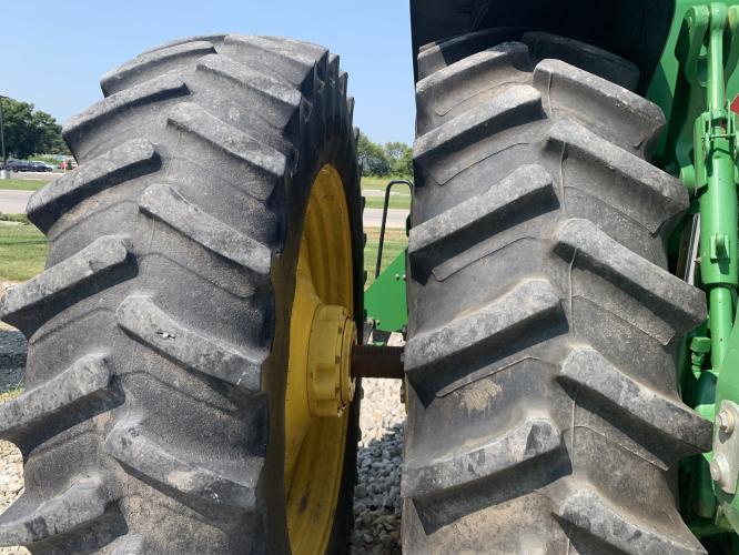 John Deere 8285R