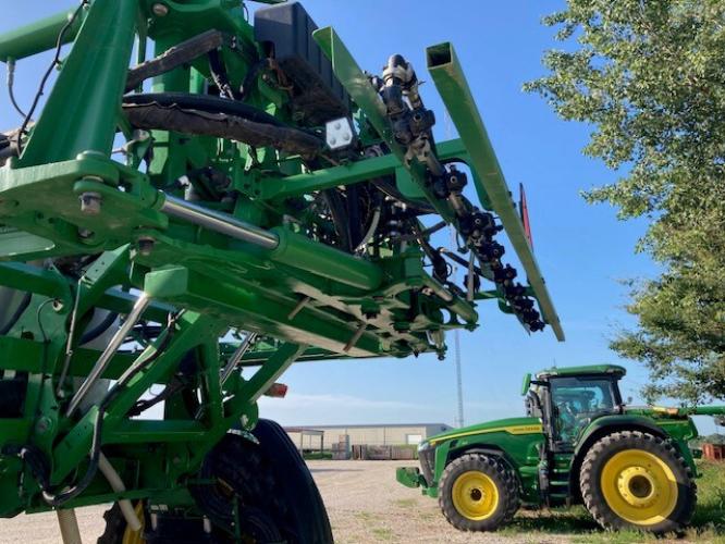 John Deere 412R