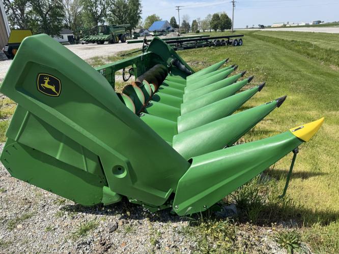 John Deere CR 8