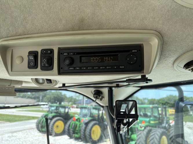 John Deere S670