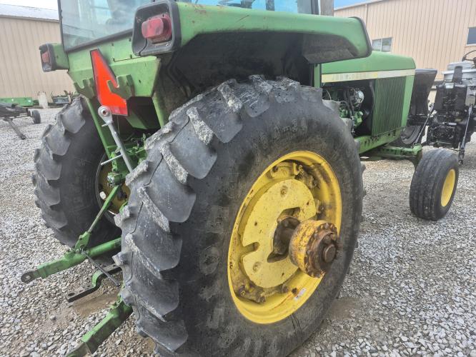 John Deere 4430