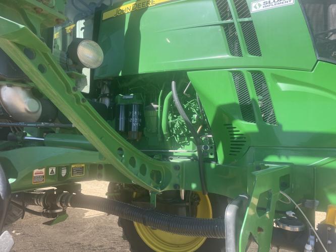 John Deere R4044