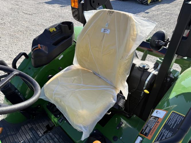 John Deere 5075E