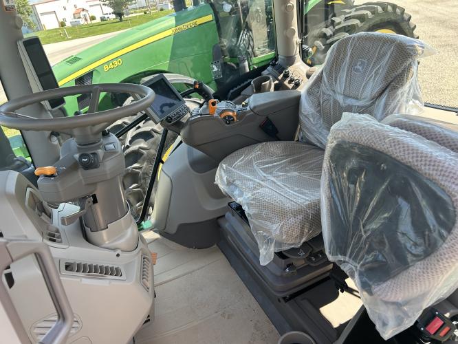 John Deere 6R 130