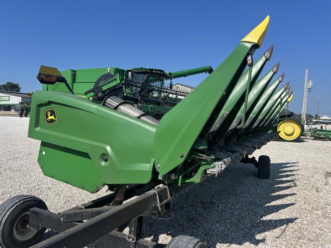 John Deere C8R