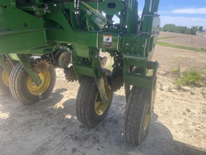 John Deere 1775NT
