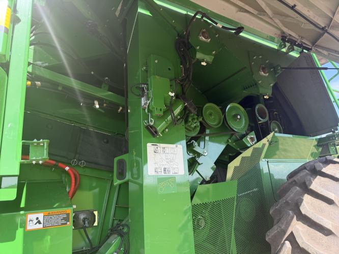 John Deere S760