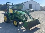 John Deere 3320