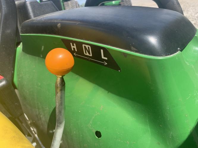 John Deere 3038E