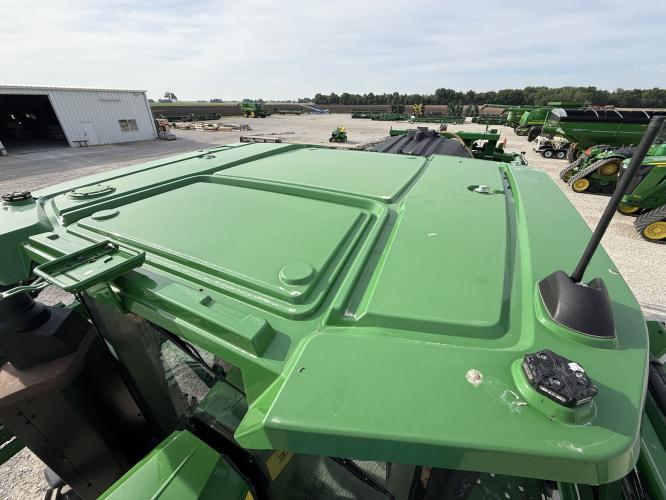 John Deere 412R