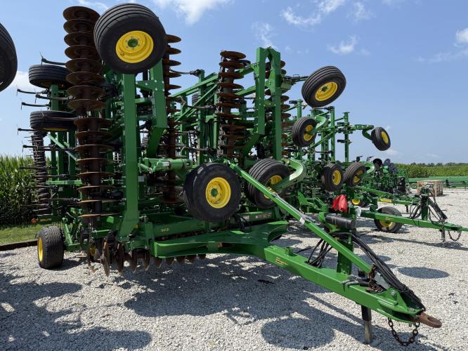 John Deere 2330
