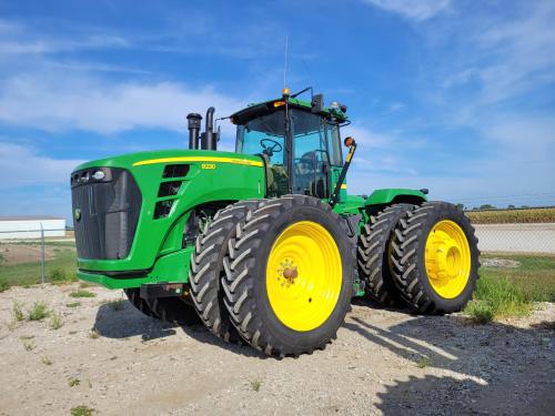 2010 John Deere 9230