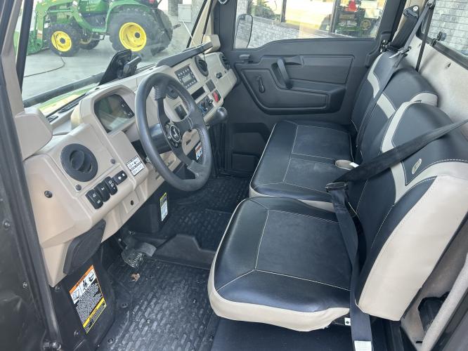 John Deere XUV 845R Premium Cab