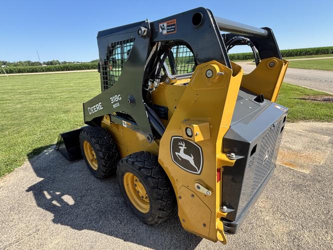 John Deere 318G