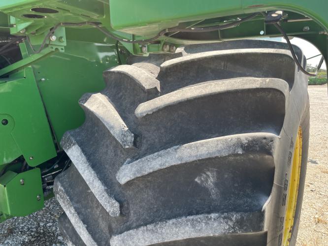 John Deere S680
