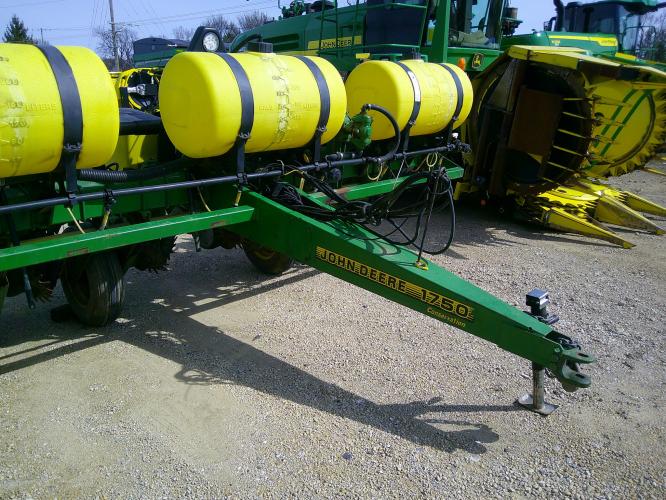 John Deere 1750