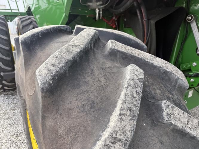 John Deere S680