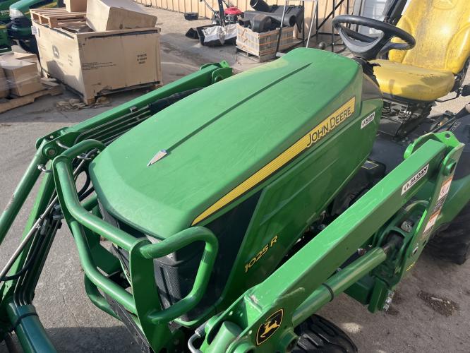 John Deere 1025R