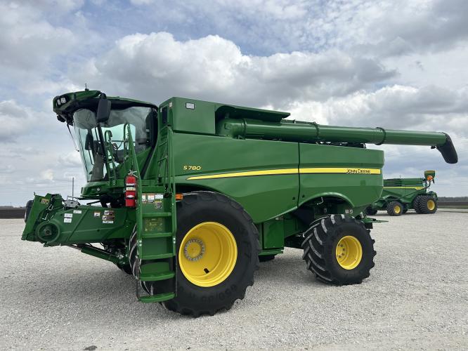 John Deere S780