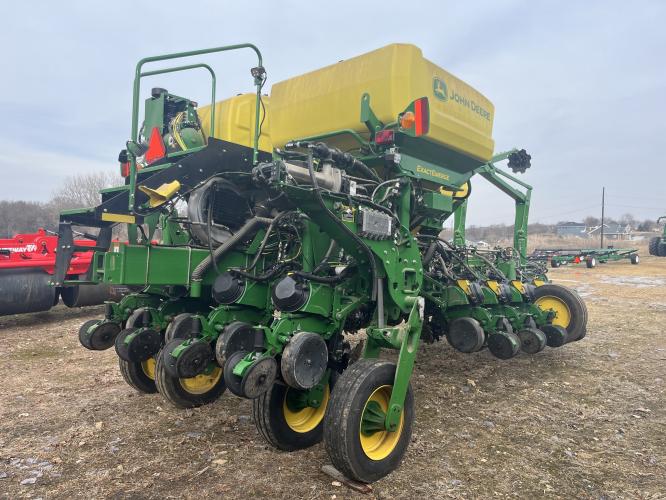 John Deere 1775NT