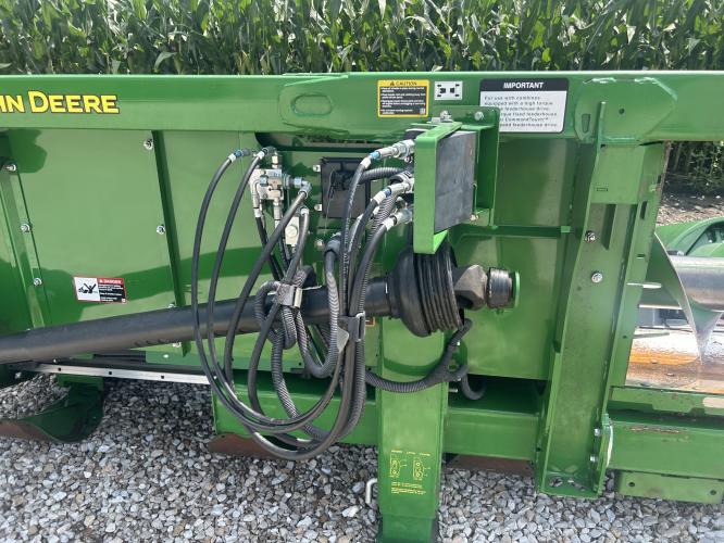 John Deere C8R