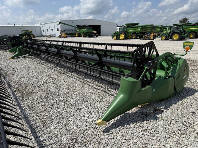 John Deere 635F