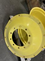 John Deere R564614 mfwd wheel center
