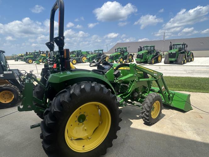 John Deere 4066M