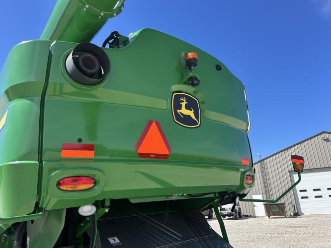 John Deere S780