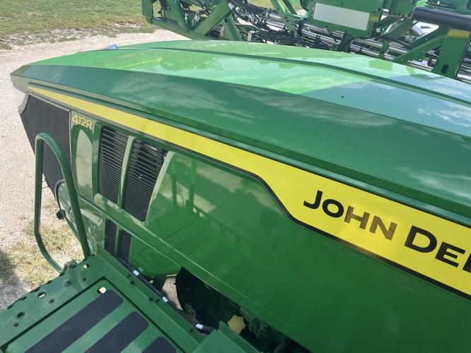 John Deere 412R