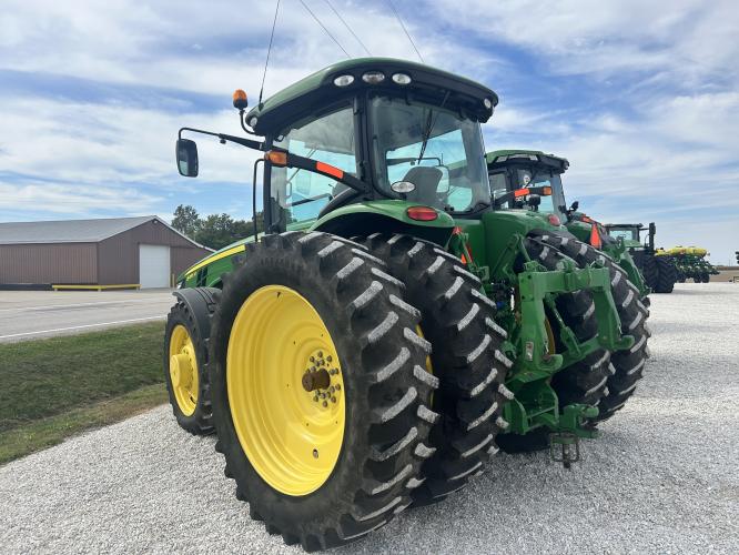 John Deere 8285R