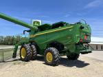 John Deere S7 700